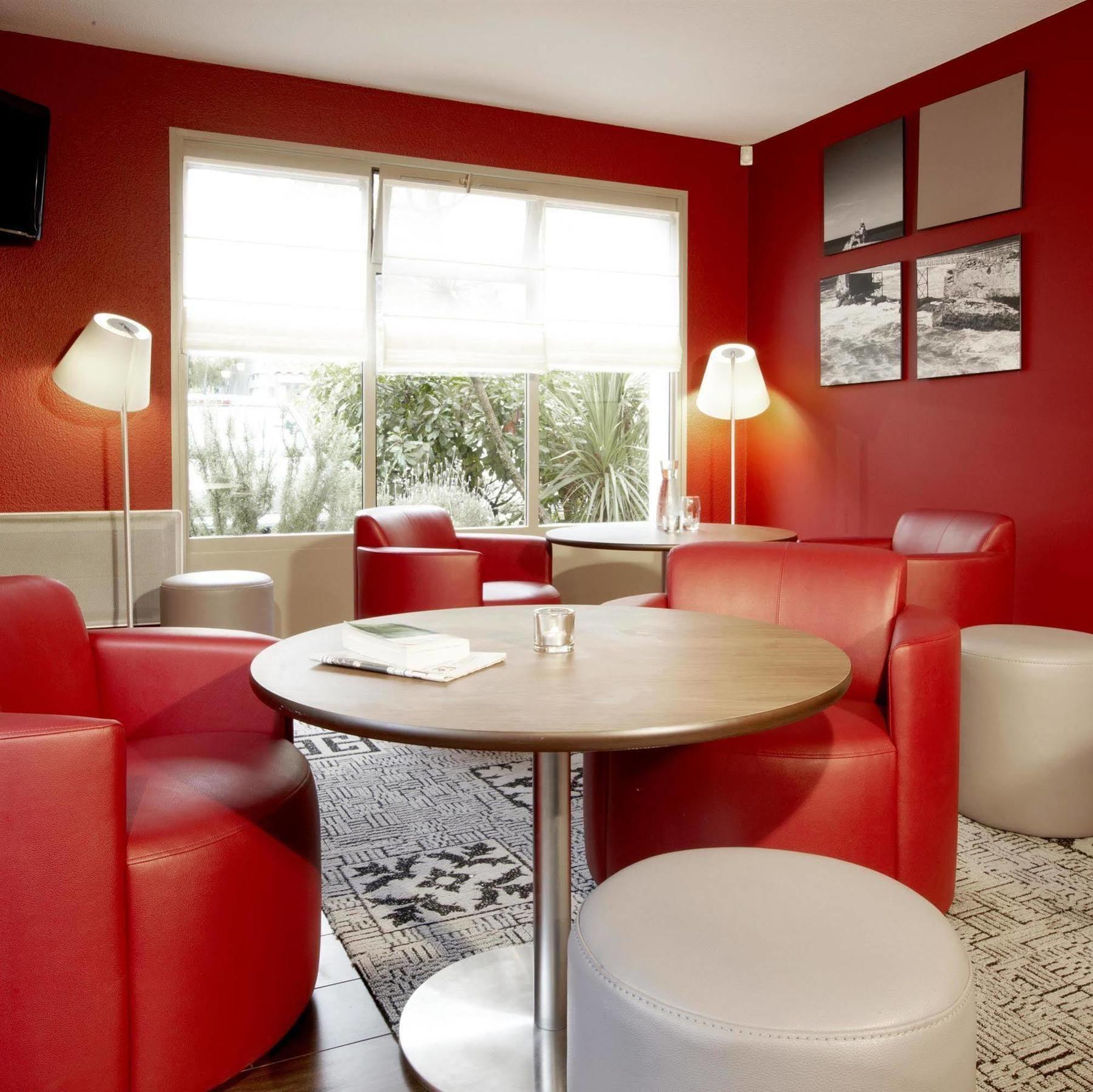 Campanile Biarritz Hotel Restaurant photo